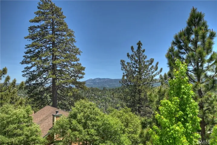 26611 Amador Lane, Lake Arrowhead, California 92352