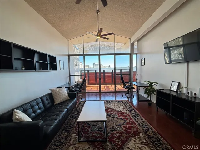 11044 Ophir Drive D, Los Angeles, California 90024