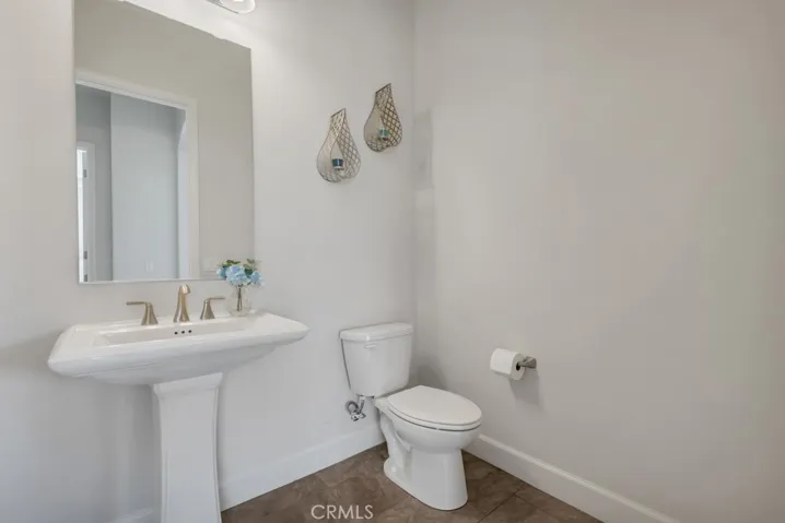 23900 Schoenborn Street, West Hills, California 91304