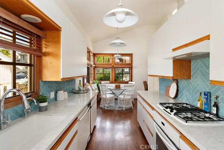 927 9th Street, Manhattan Beach, California 90266