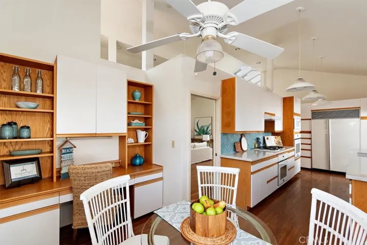 927 9th Street, Manhattan Beach, California 90266