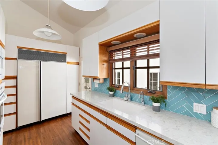 927 9th Street, Manhattan Beach, California 90266