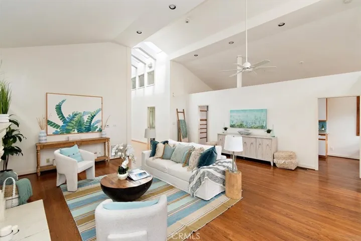 927 9th Street, Manhattan Beach, California 90266
