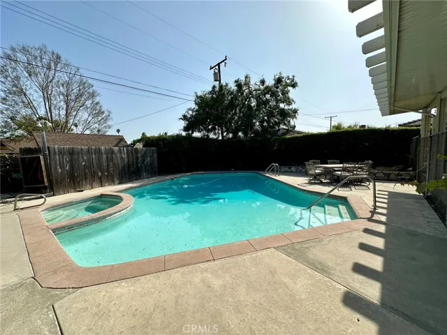950 E Mountain View Avenue, Glendora, California 91741