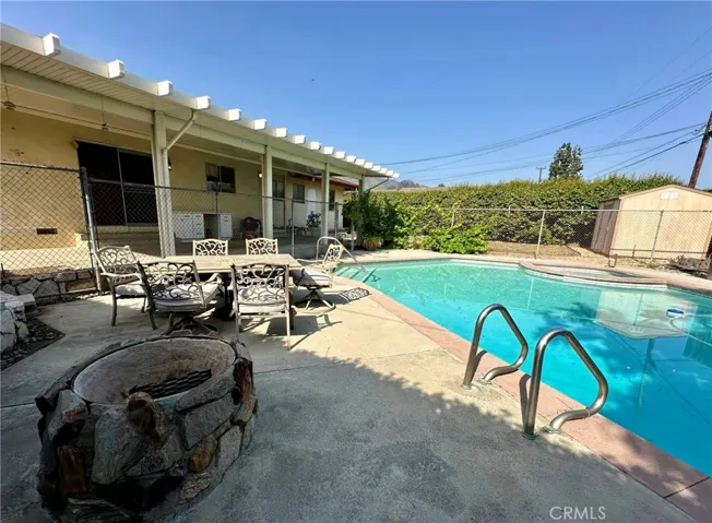 950 E Mountain View Avenue, Glendora, California 91741