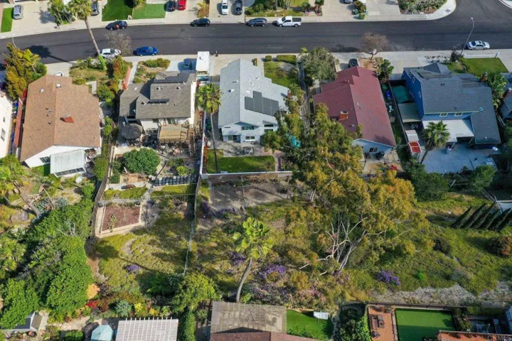 435 Mainsail Road, Oceanside, California 92054