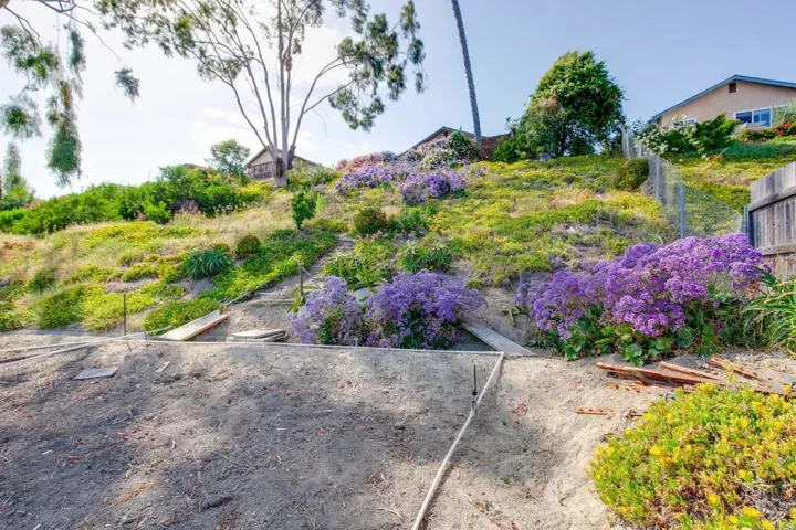 435 Mainsail Road, Oceanside, California 92054
