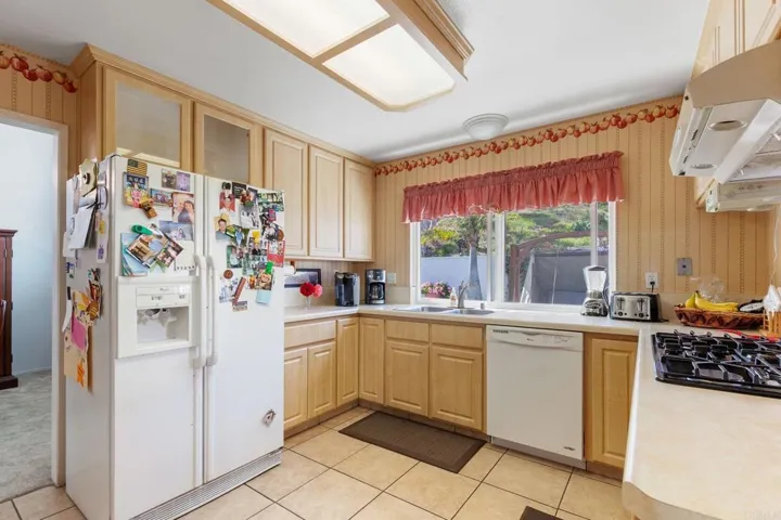 435 Mainsail Road, Oceanside, California 92054