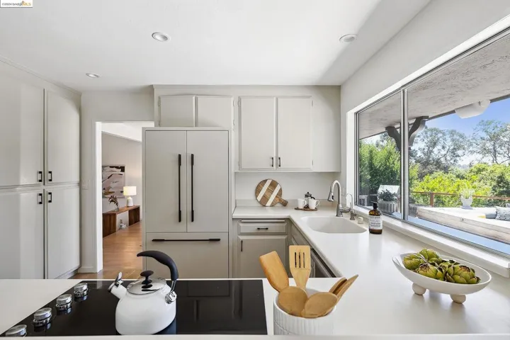 530 Elysian Fields Dr, Oakland, California 94605