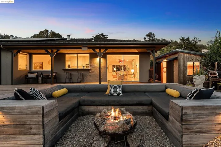 530 Elysian Fields Dr, Oakland, California 94605