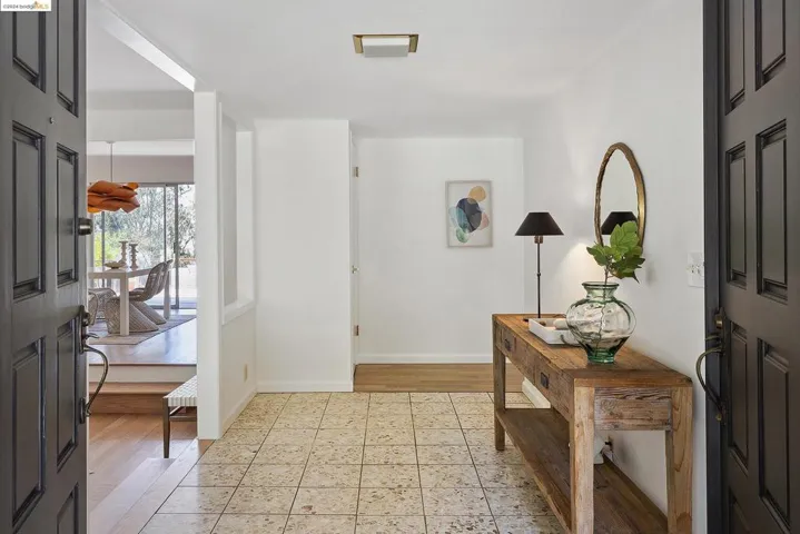 530 Elysian Fields Dr, Oakland, California 94605