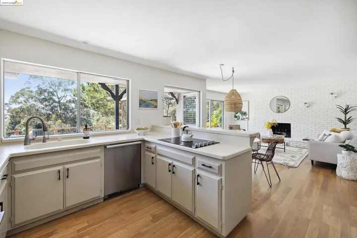 530 Elysian Fields Dr, Oakland, California 94605