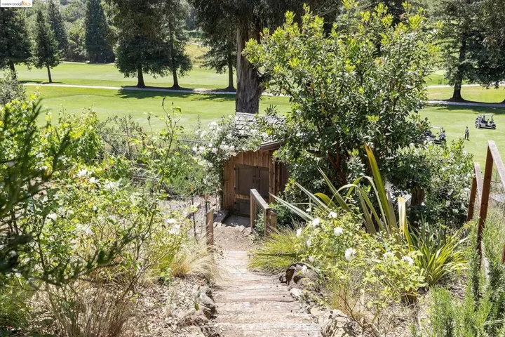 530 Elysian Fields Dr, Oakland, California 94605