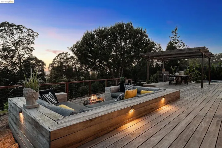 530 Elysian Fields Dr, Oakland, California 94605