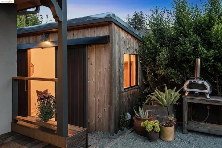 530 Elysian Fields Dr, Oakland, California 94605