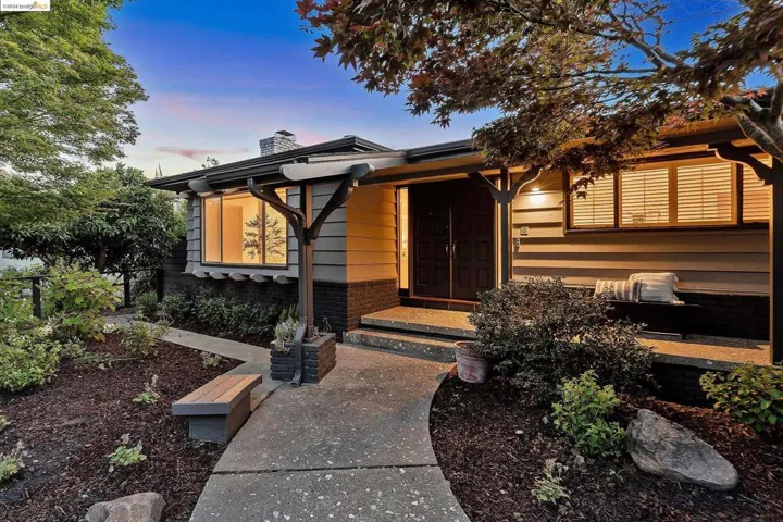 530 Elysian Fields Dr, Oakland, California 94605