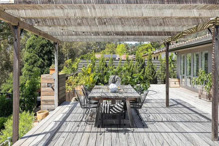 530 Elysian Fields Dr, Oakland, California 94605