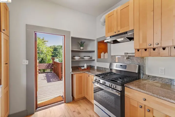 2440 E 23rd St, Oakland, California 94601