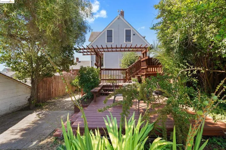 2440 E 23rd St, Oakland, California 94601