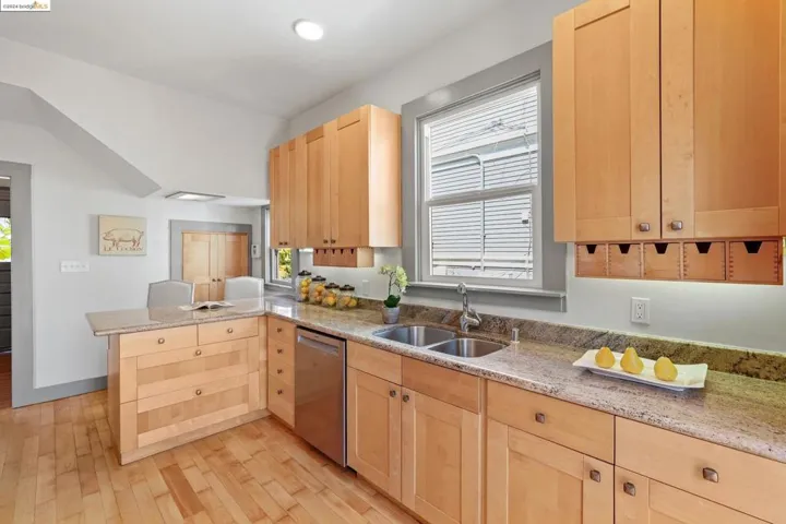 2440 E 23rd St, Oakland, California 94601