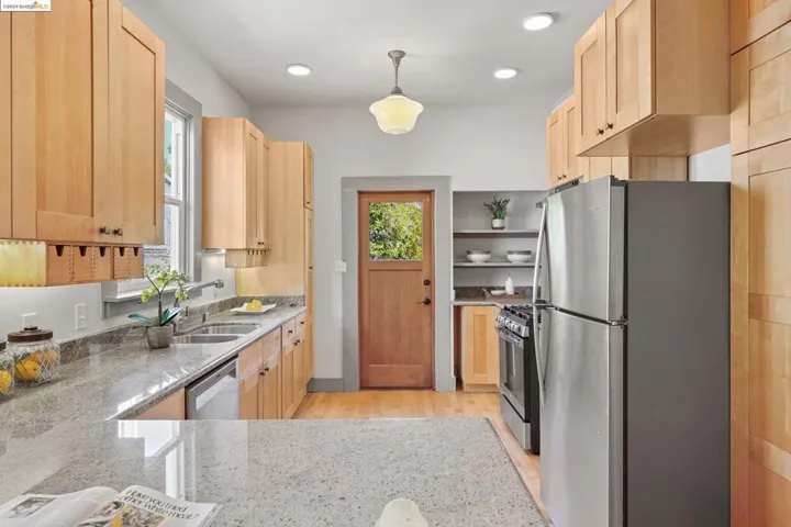 2440 E 23rd St, Oakland, California 94601