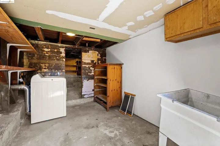 2440 E 23rd St, Oakland, California 94601