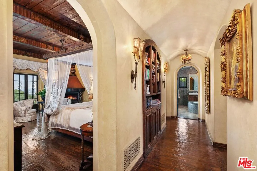 4320 Cedarhurst Circle, Los Angeles, California 90027 home-pic-37