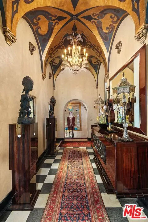 4320 Cedarhurst Circle, Los Angeles, California 90027 home-pic-9