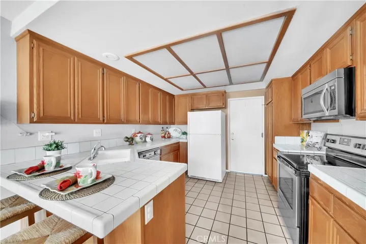 Good size Kitchen with plenty of Cabinetry Space!