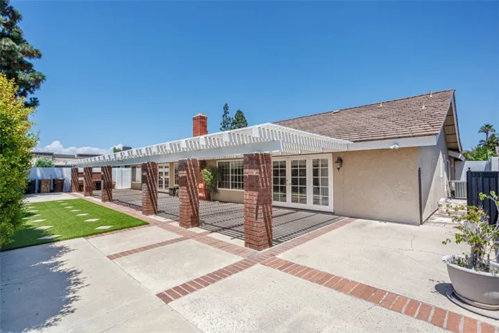10231 Robin Hood Circle, Villa Park, California 92861
