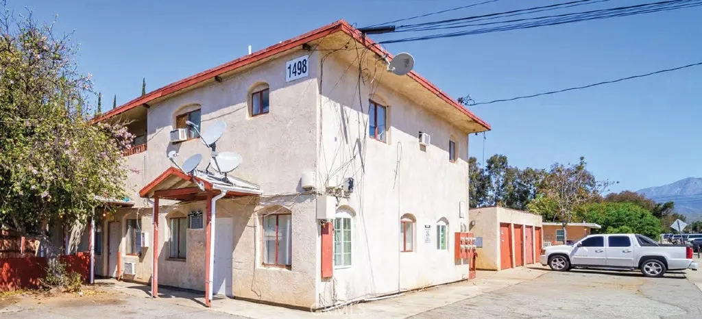1498 E 6th Street, Beaumont, California 92223
