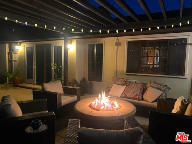 Gas firepit