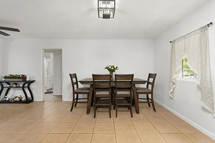 714 Convertible Lane, Fallbrook, California 92028