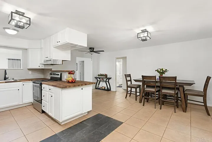 714 Convertible Lane, Fallbrook, California 92028