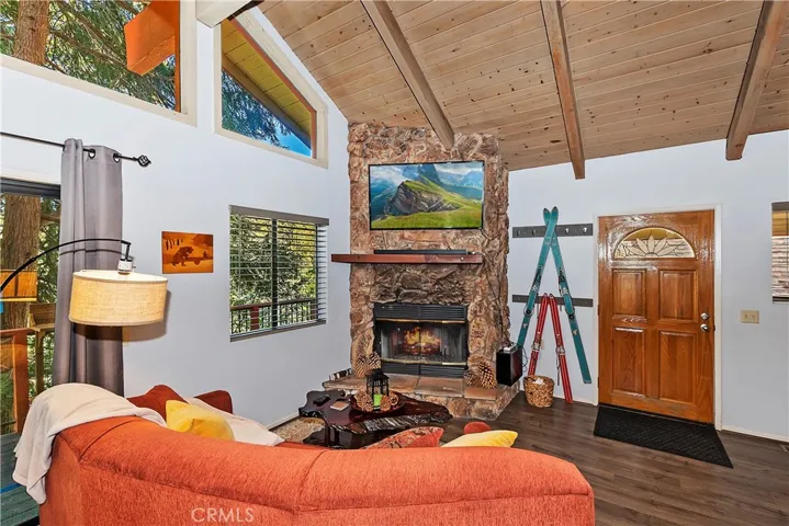760 Lake Drive, Lake Arrowhead, California 92352