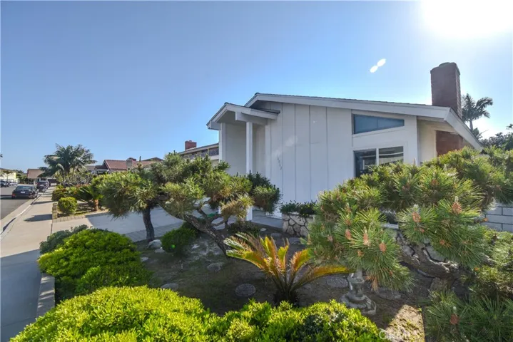 16063 Mount Hicks Street, Fountain Valley, California 92708