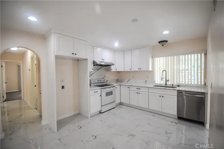 16063 Mount Hicks Street, Fountain Valley, California 92708