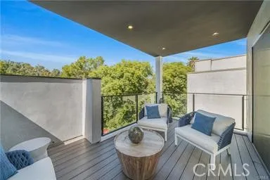 14553 Benefit Street, Sherman Oaks, California 91403