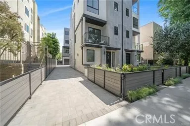 14553 Benefit Street, Sherman Oaks, California 91403