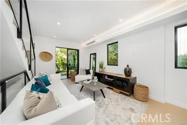 14553 Benefit Street, Sherman Oaks, California 91403