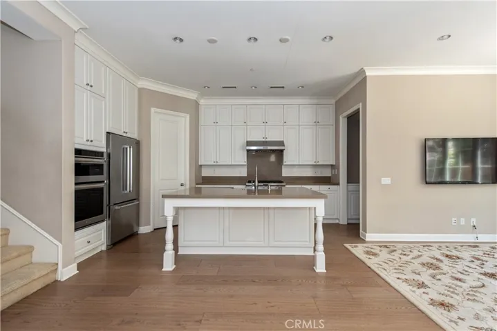 61 Thornapple, Irvine, California 92620