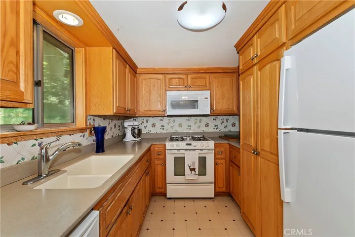 28671 Zion Drive, Lake Arrowhead, California 92352