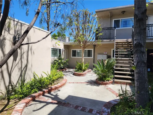 1415 Cosmic Way, Glendale, California 91201
