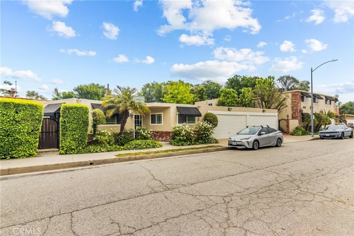 1415 Cosmic Way, Glendale, California 91201