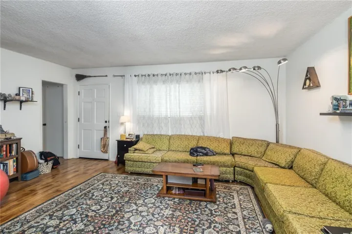 1415 Cosmic Way, Glendale, California 91201