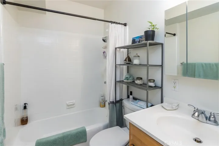 1415 Cosmic Way, Glendale, California 91201