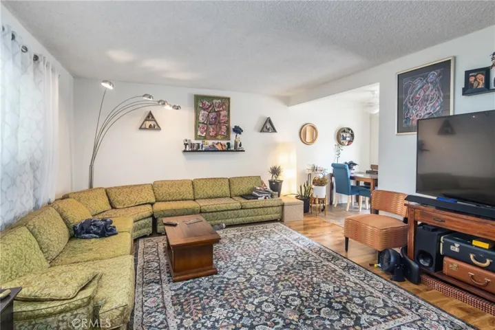 1415 Cosmic Way, Glendale, California 91201