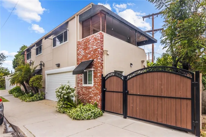 1415 Cosmic Way, Glendale, California 91201