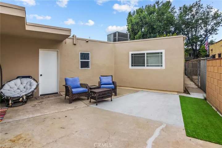 1415 Cosmic Way, Glendale, California 91201