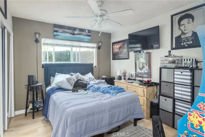 1415 Cosmic Way, Glendale, California 91201
